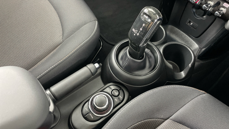 MINI Hatchback 1.5 Cooper Classic 5dr Auto Petrol Hatchback